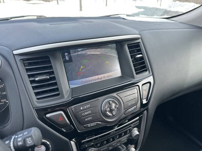 2020 Nissan Pathfinder S