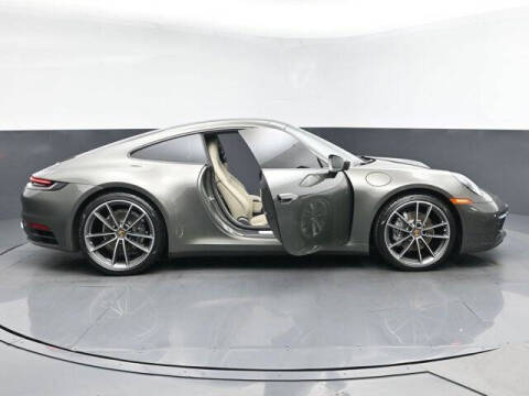 2022 Porsche 911 Carrera