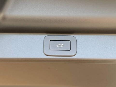 2025 Land Rover Range Rover P400 SE