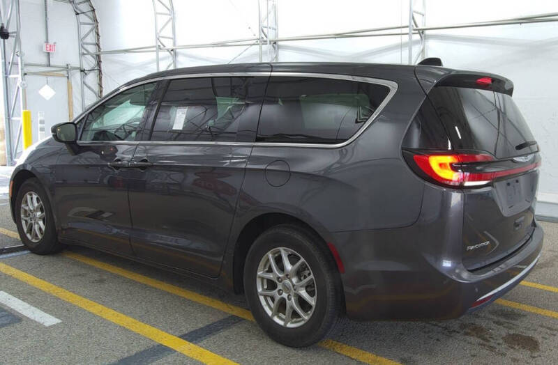2023 Chrysler Pacifica Touring L