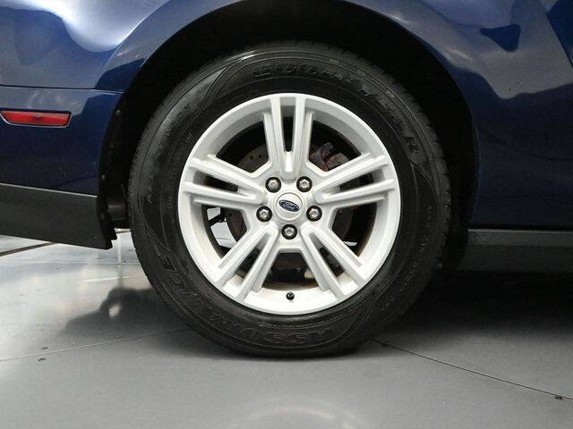 2012 Ford Mustang V6