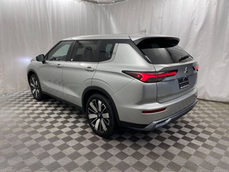 2025 Mitsubishi Outlander SE