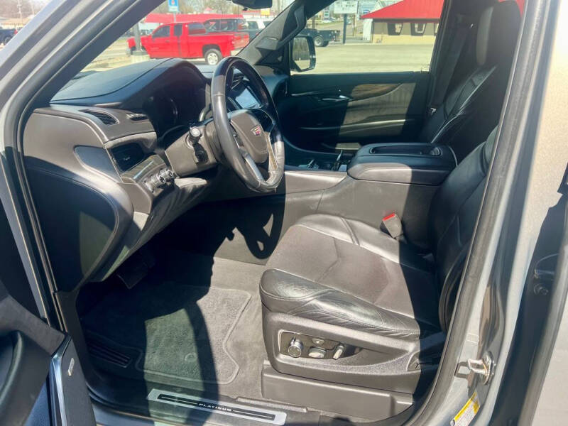 2017 Cadillac Escalade ESV Platinum