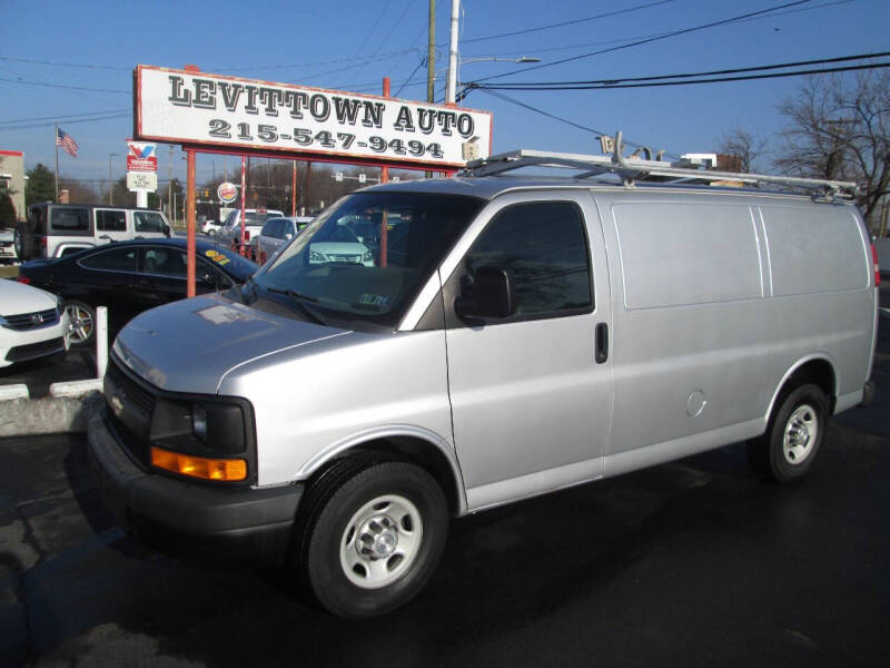 2015 Chevrolet Express Cargo Work Van's photo