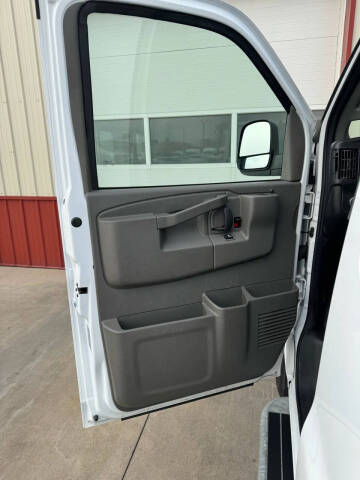 2024 GMC Savana 2500