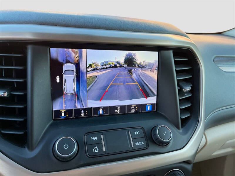 2022 GMC Acadia Denali