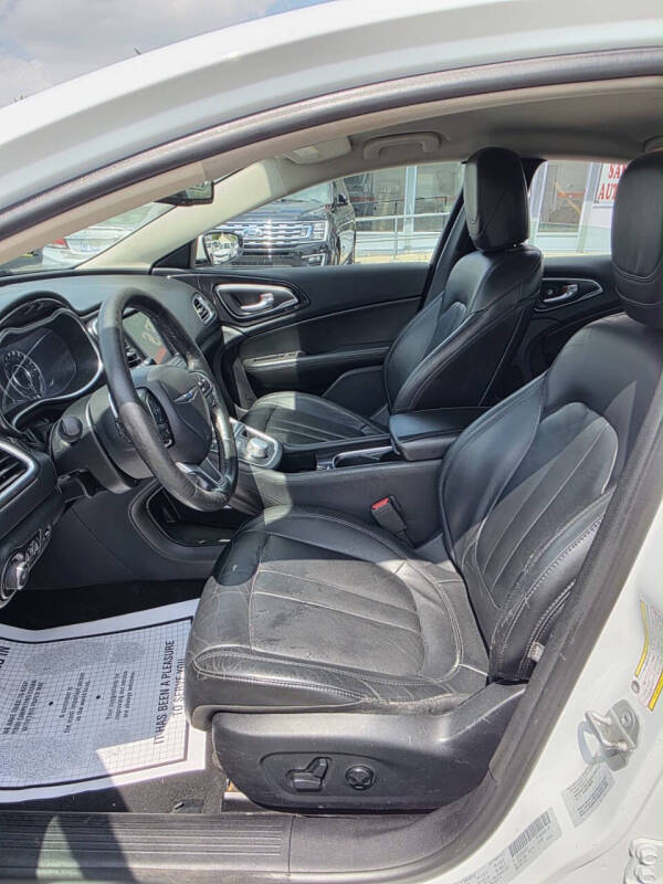2016 Chrysler 200 C
