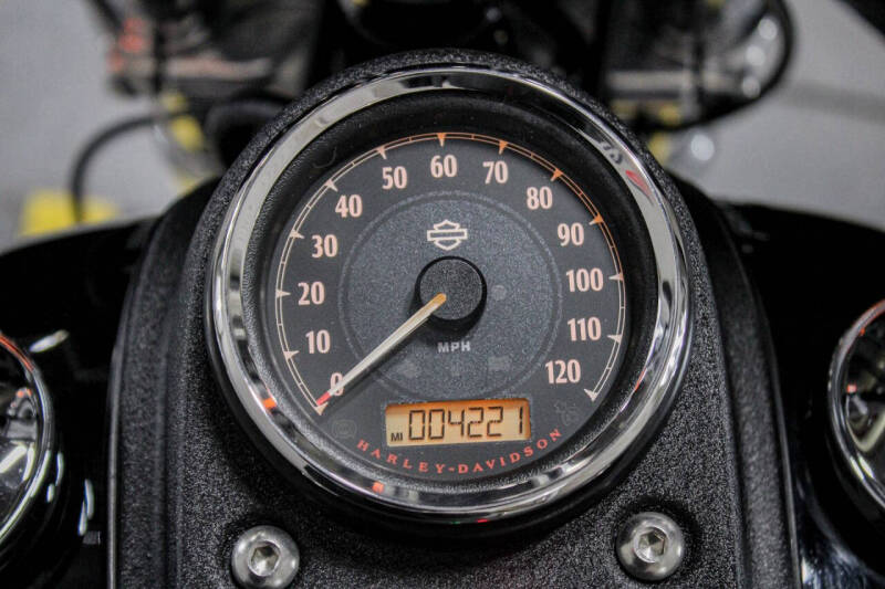 2012 Harley-Davidson Dyna Street Bob