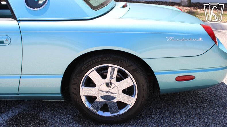 2002 Ford Thunderbird Deluxe