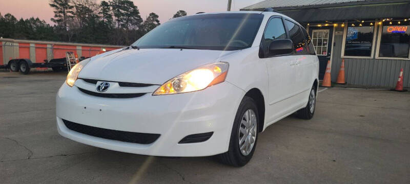 2010 Toyota Sienna LE 7-Passenger