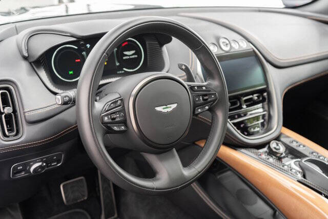 2023 Aston Martin DBX 19
