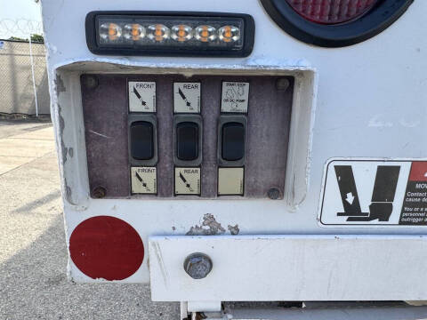 2018 Freightliner M2 106