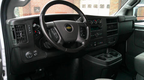 2022 Chevrolet Express 2500