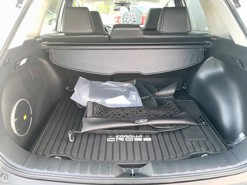 2024 Toyota Corolla Cross XLE