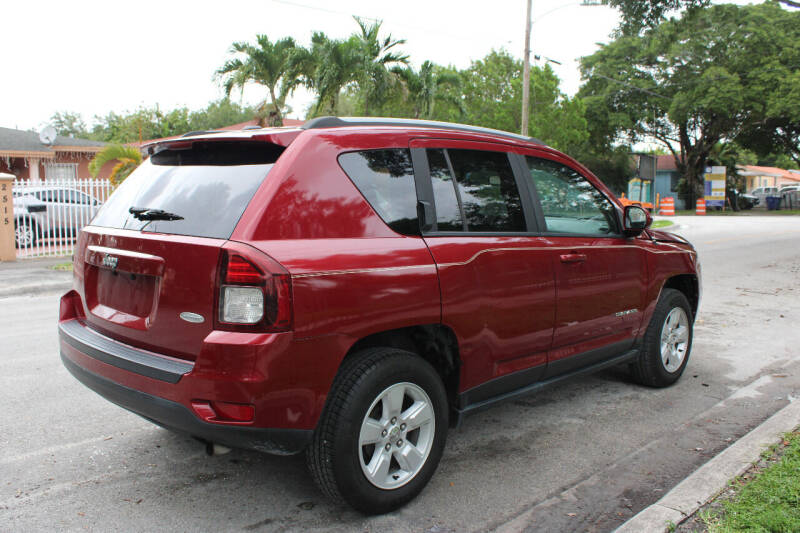 2017 Jeep Compass Latitude photo 15