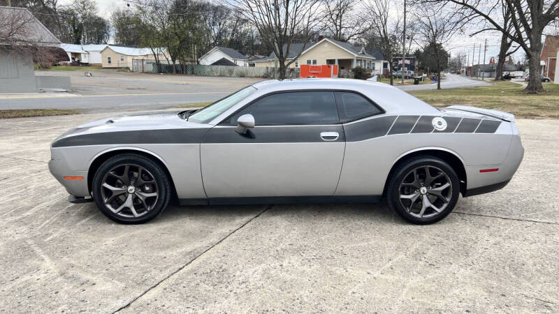 2018 Dodge Challenger SXT Plus