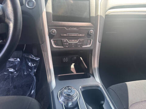 2020 Ford Fusion SE