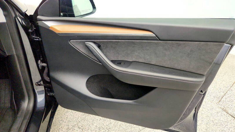 2024 Tesla Model Y Long Range