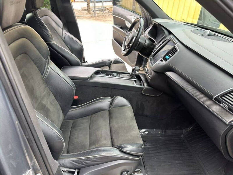 2019 Volvo XC90 T6 R-Design