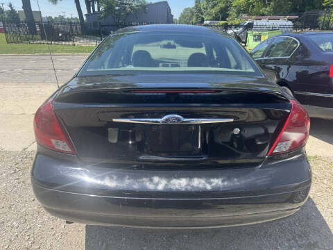 2003 Ford Taurus SE