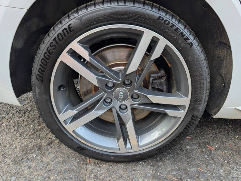 2017 Audi A4 2.0T quattro Premium Plus