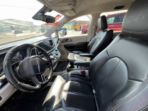 2017 Chrysler Pacifica Touring-L