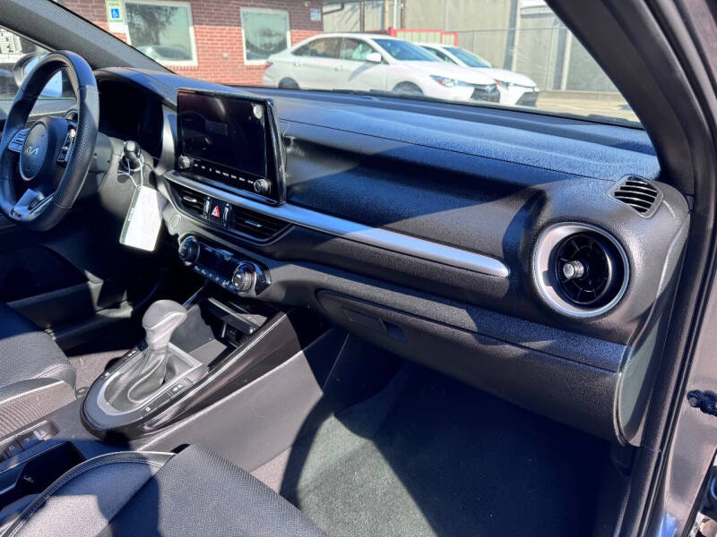 2023 Kia Forte GT-Line