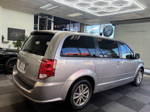 2014 Dodge Grand Caravan R/T