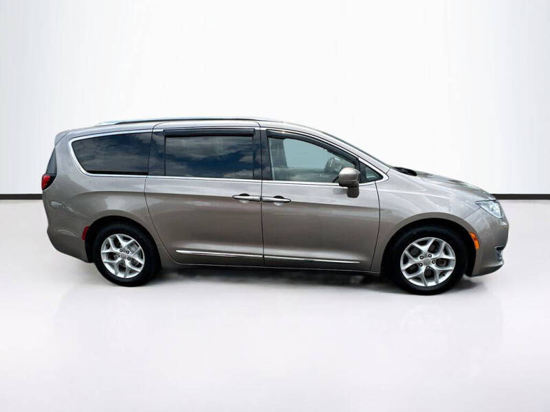 2018 Chrysler Pacifica Touring L Plus