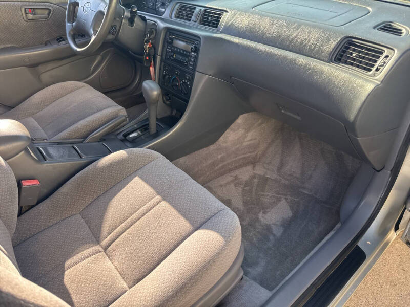 2000 Toyota Camry LE