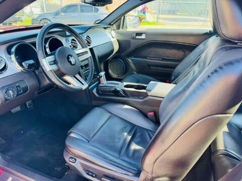2007 Ford Mustang V6 Deluxe