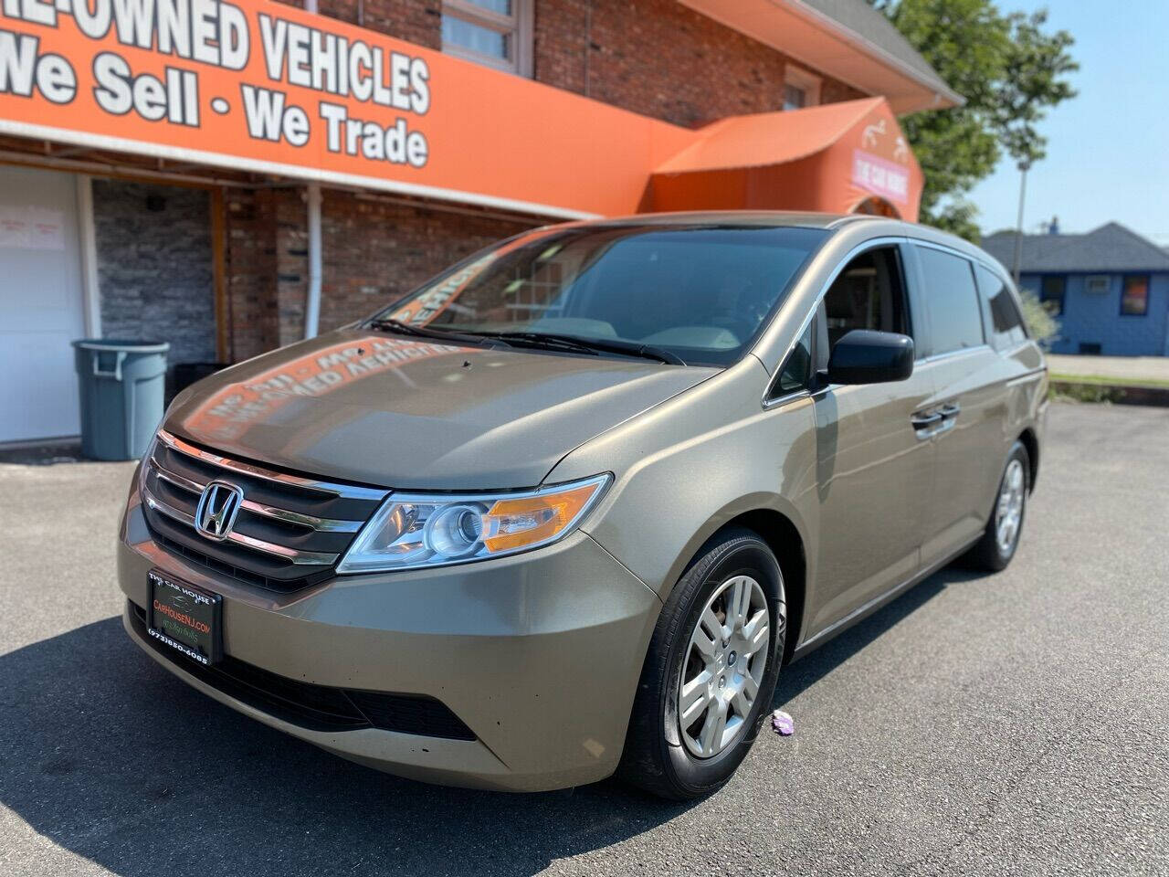 Brown 2013 Honda Odyssey LX LX 4dr Mini-Van 1