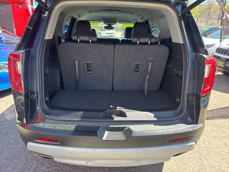2023 GMC Acadia SLT
