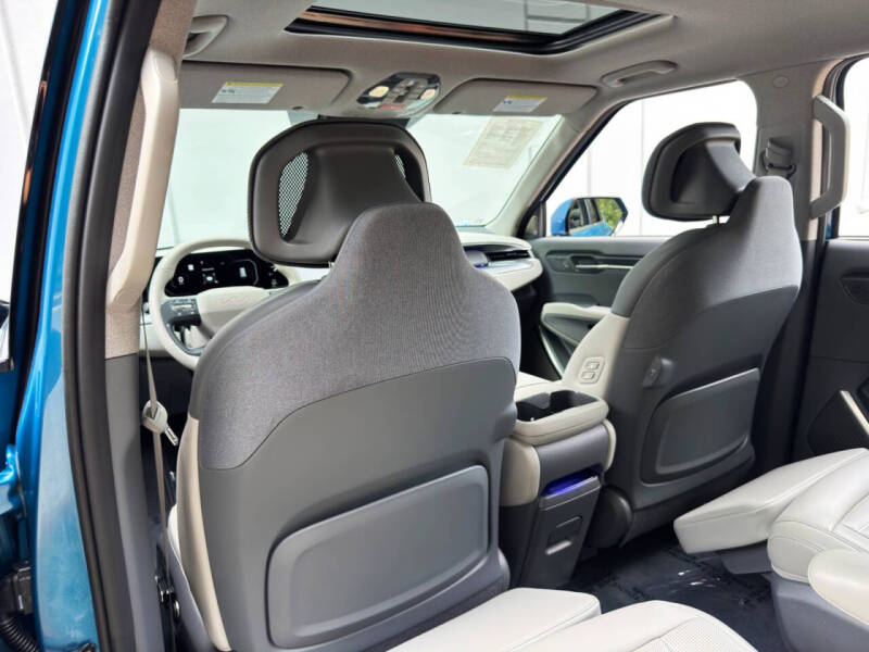 2024 Kia EV9 Land