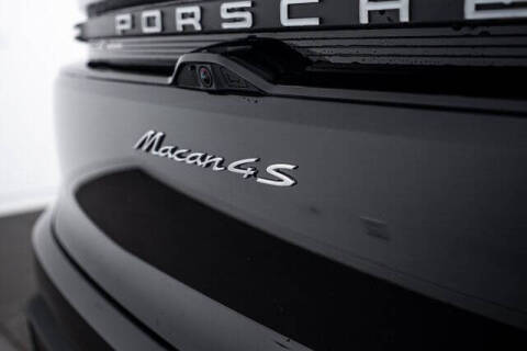 2025 Porsche Macan 4S Electric