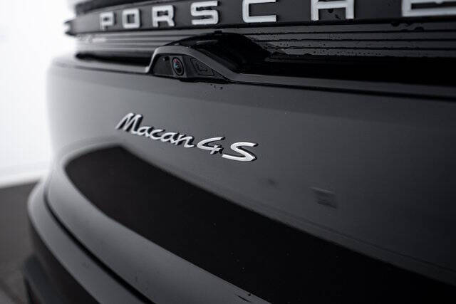 2025 Porsche Macan 4S Electric