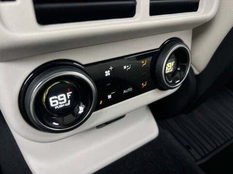 2020 Land Rover Range Rover Velar P250 R-Dynamic S