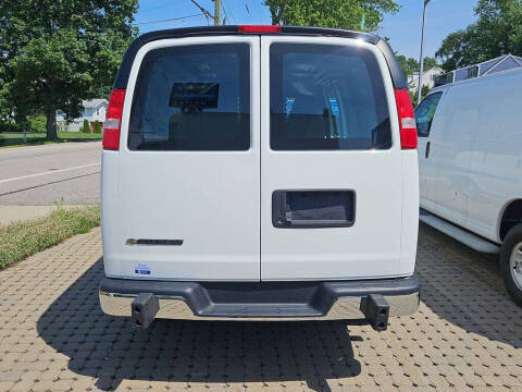 2024 Chevrolet Express 2500