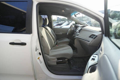 2011 Toyota Sienna Base 7-Passenger
