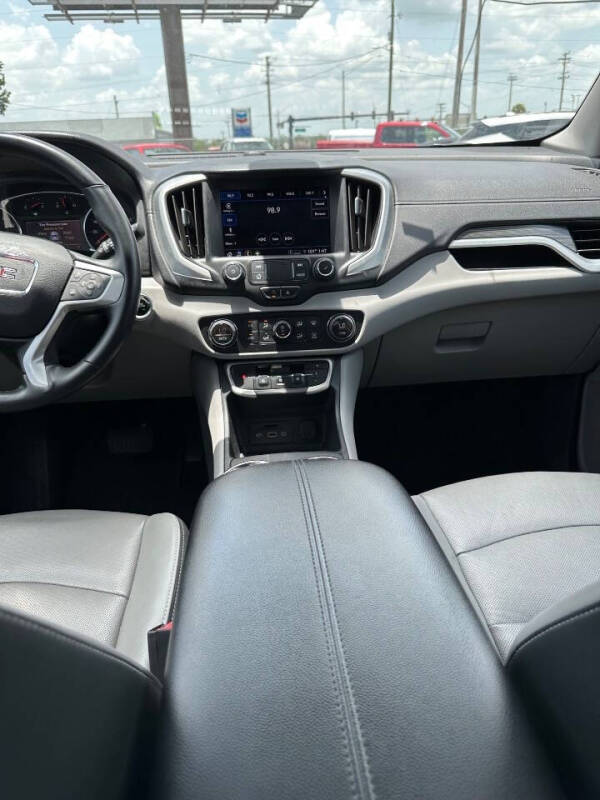 2023 GMC Terrain SLT