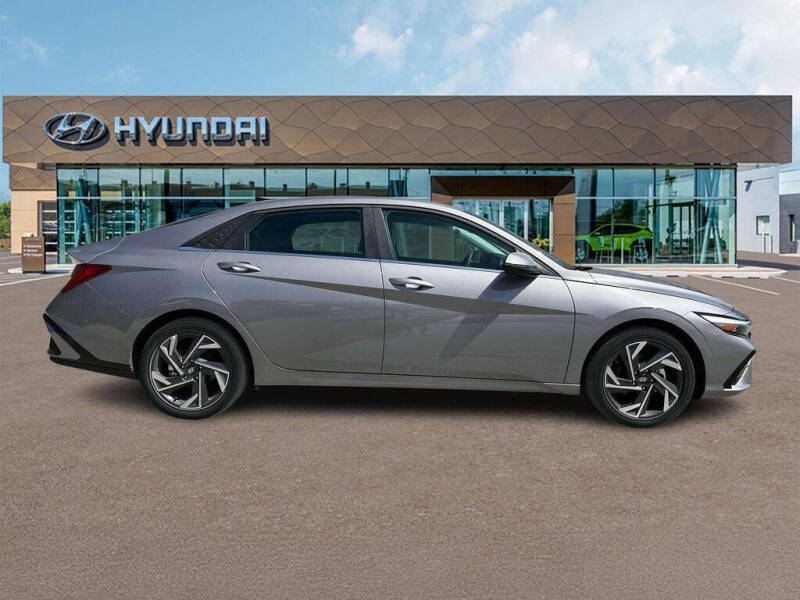 2025 Hyundai Elantra Hybrid Limited