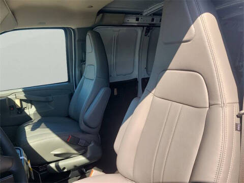 2025 Chevrolet Express 2500