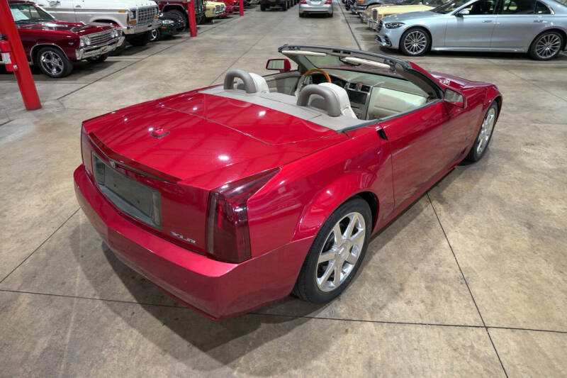 2005 Cadillac XLR