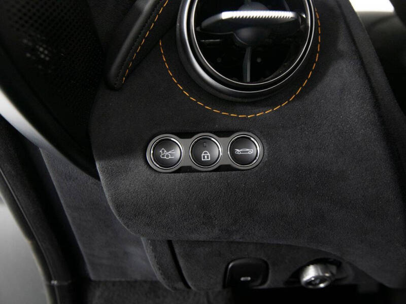 2025 McLaren 750S