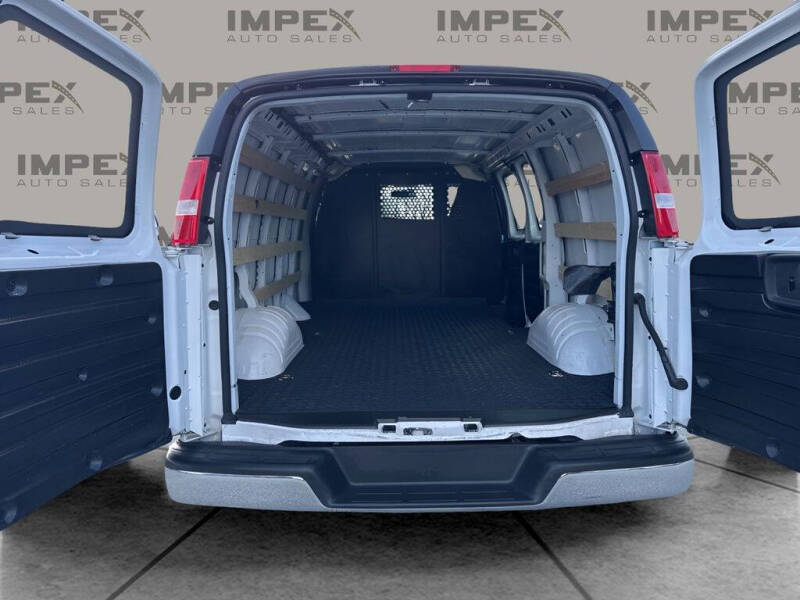 2024 Chevrolet Express 2500