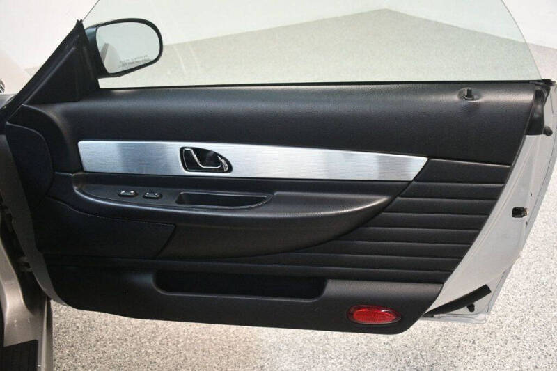 2004 Ford Thunderbird Deluxe