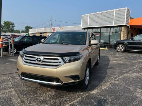 2011 Toyota Highlander for sale at North Chicago Car Sales Inc in Waukegan IL