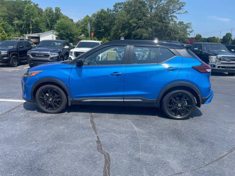 2022 Nissan Kicks SR