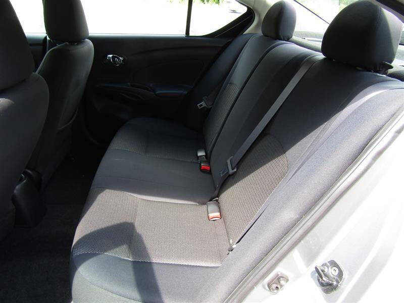 2013 Nissan Versa 1.6 SV