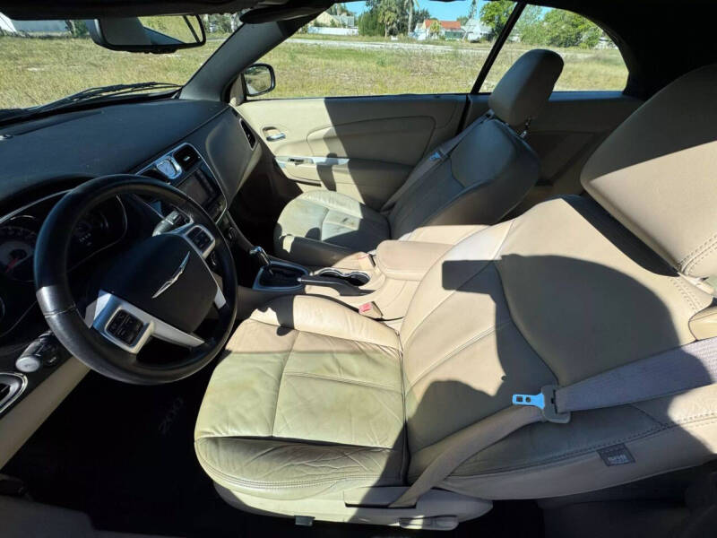 2011 Chrysler 200 Limited